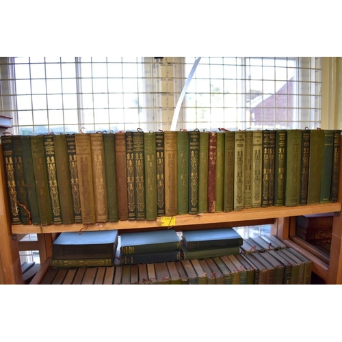 207 - OXFORD WORLDS CLASSICS: a very large collection of over 1500 volumes over 28 shelves, mixed ser... 