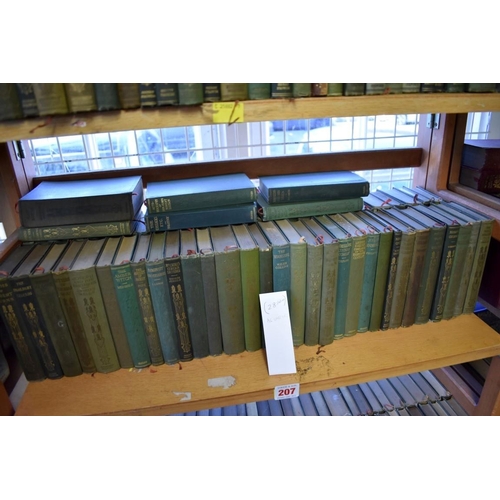 207 - OXFORD WORLDS CLASSICS: a very large collection of over 1500 volumes over 28 shelves, mixed ser... 