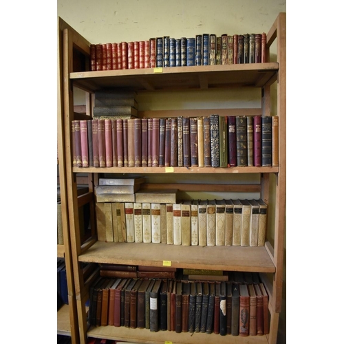 207 - OXFORD WORLDS CLASSICS: a very large collection of over 1500 volumes over 28 shelves, mixed ser... 