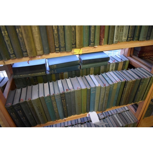 207 - OXFORD WORLDS CLASSICS: a very large collection of over 1500 volumes over 28 shelves, mixed ser... 