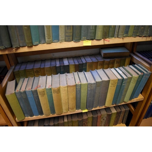 207 - OXFORD WORLDS CLASSICS: a very large collection of over 1500 volumes over 28 shelves, mixed ser... 