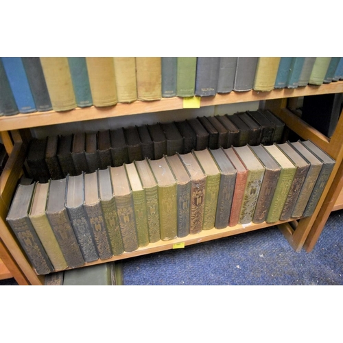 207 - OXFORD WORLDS CLASSICS: a very large collection of over 1500 volumes over 28 shelves, mixed ser... 