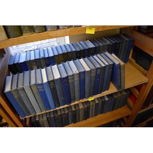 207 - OXFORD WORLDS CLASSICS: a very large collection of over 1500 volumes over 28 shelves, mixed ser... 