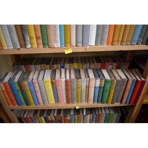 207 - OXFORD WORLDS CLASSICS: a very large collection of over 1500 volumes over 28 shelves, mixed ser... 