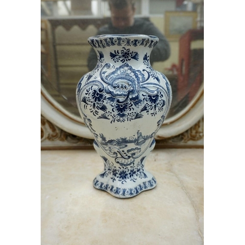 1126 - A mixed group of blue and white porcelain, to include: Dutch Delft. (18)