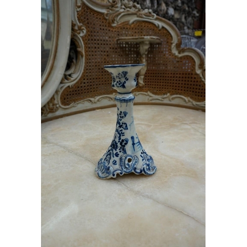 1126 - A mixed group of blue and white porcelain, to include: Dutch Delft. (18)