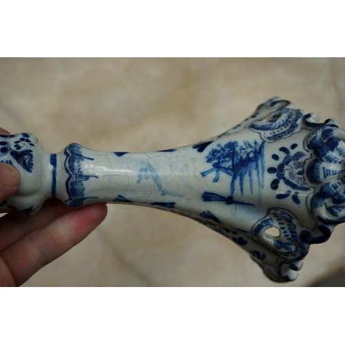 1126 - A mixed group of blue and white porcelain, to include: Dutch Delft. (18)