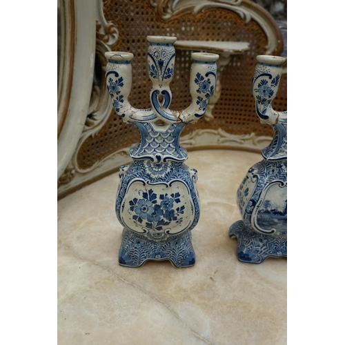 1126 - A mixed group of blue and white porcelain, to include: Dutch Delft. (18)