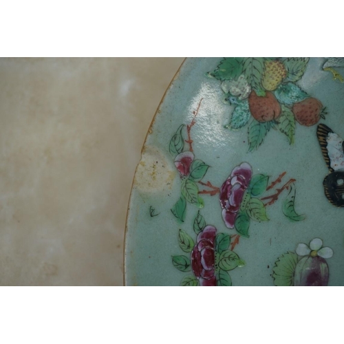 1127 - A small quantity of Oriental porcelain, to include: an 18th century Imari bowl, with associated whit... 