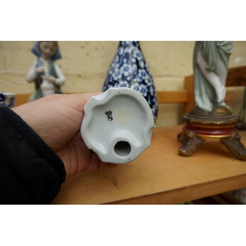 1128 - A small group of pottery and porcelain, to include: a Lladro figure, 21cm high, (chip to little fing... 