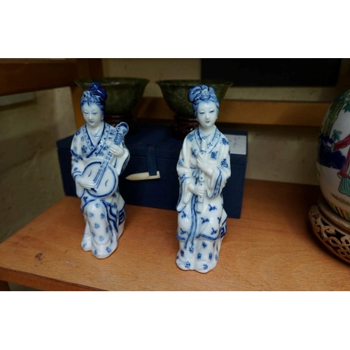 1134 - A mixed group of Chinese ceramics and works of art, to include: a pair of green jade bowls, 10cm dia... 