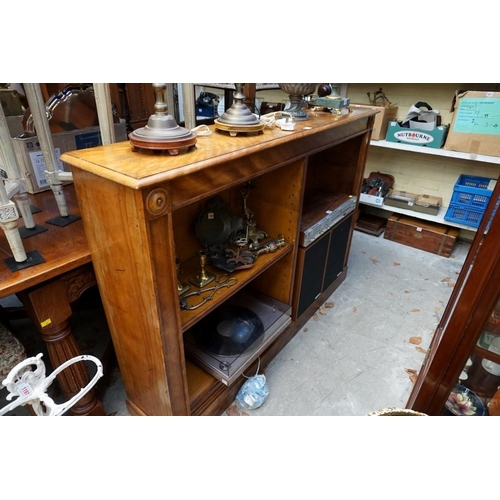 1190 - A late Victorian satin birch open bookcase, 152.5cm wide.