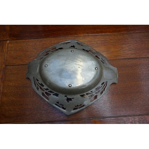 1194 - A mixed group of metalware, to include: a Orivit Art Nouveau pewter dish, 29.5cm wide.... 