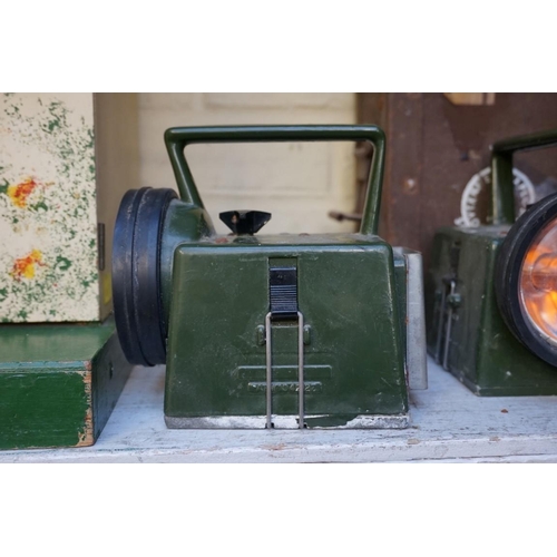 1216 - Railwayana: a pair of vintage Bardic Systems Ltd signalling lamps, each with broad arrow mark; toget... 