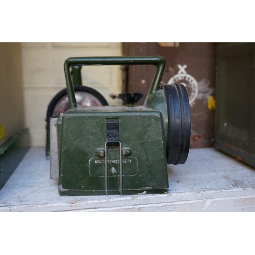 1216 - Railwayana: a pair of vintage Bardic Systems Ltd signalling lamps, each with broad arrow mark; toget... 