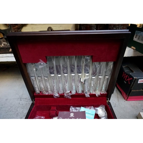 1241 - A canteen of silver plated 'Kings' pattern cutlery for six; and a similar box of fish knives and for... 