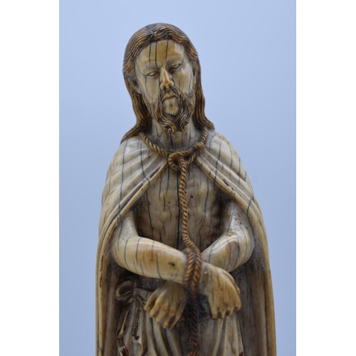 1249 - A good Continental carved ivory figure of Jesus Christ, probably late mediaeval, the standing f... 