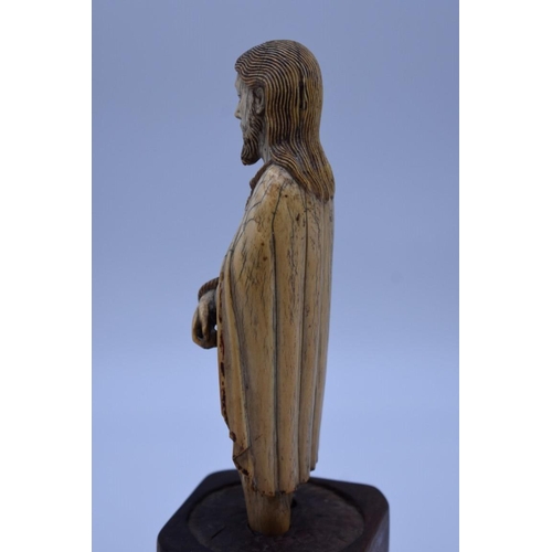 1249 - A good Continental carved ivory figure of Jesus Christ, probably late mediaeval, the standing f... 