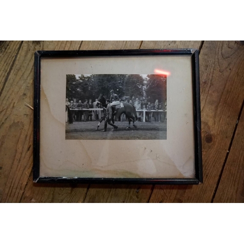 1275 - Horse Racing Interest: a large collection of professional photographs, many annotated on mounts. (30... 