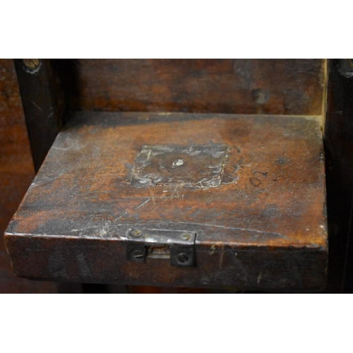 1457 - A 19th century mahogany circular tilt-top tripod table, 74.5cm wide.