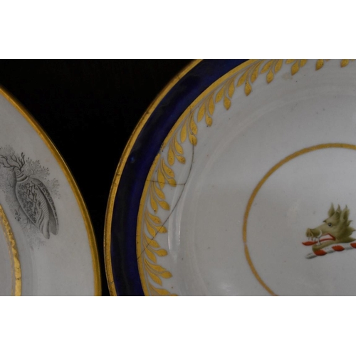 1559 - A collection of late 18th/early 19th century porcelain teawares, to include: Worcester and Barr, Fli... 