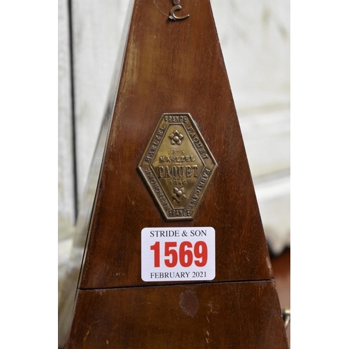 1569 - A Maelzel walnut cased metronome, No. 687450, 22cm high.