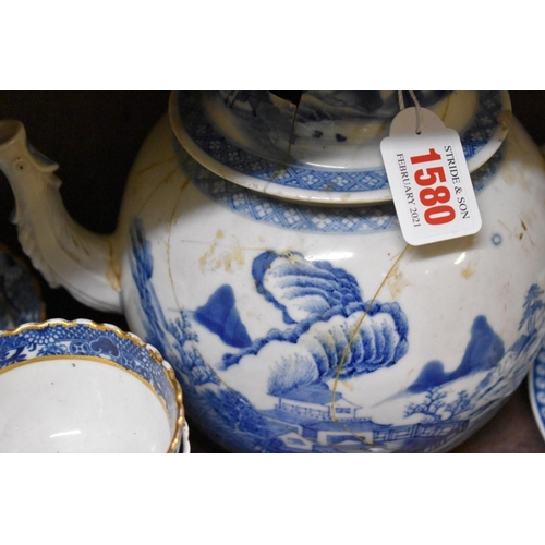 1580 - A small collection of Worcester first period teawares; together with a Chinese blue and white teapot... 