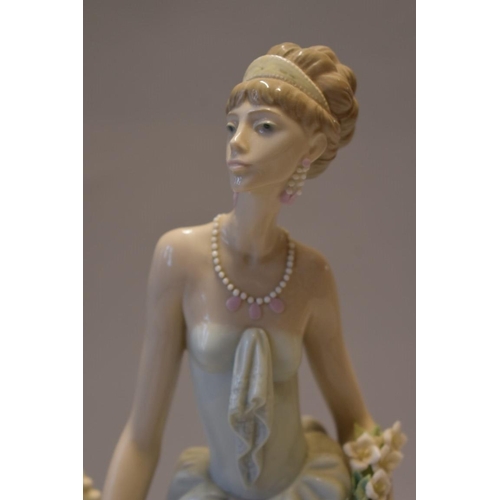 1603 - A Lladro 'Lady of Taste' figure, model no 1495, 36.5cm high, (s.d.).