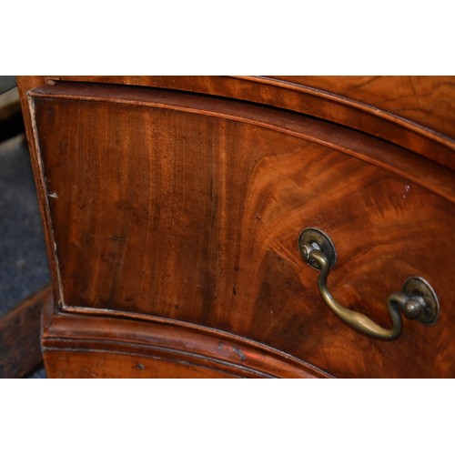 1458 - A good George III figured mahogany serpentine fronted chest of drawers, the frieze drawer with a bru... 