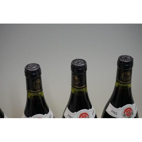 113 - Six 75cl bottles of Gigondas, 1985, Domaine du Gour du Chaule. (6)