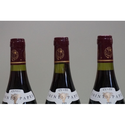 117 - Six 75cl bottles of Vacqueyras Cuvee St Papes, 1985, Chateau Montmirail. (6)