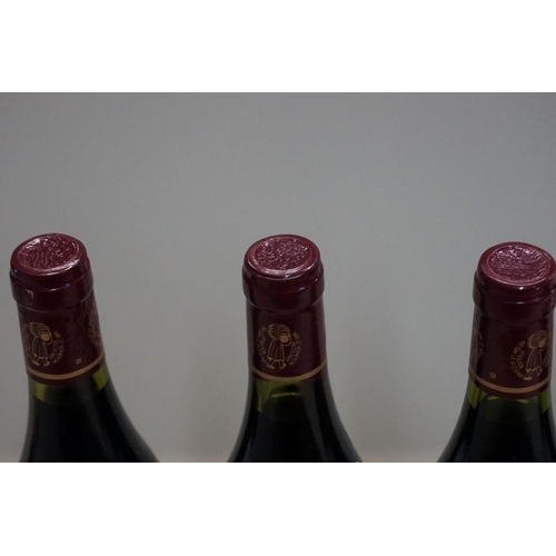 117 - Six 75cl bottles of Vacqueyras Cuvee St Papes, 1985, Chateau Montmirail. (6)