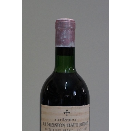 130 - A 75cl bottle of Chateau La Mission Haut-Brion, 1959, Pessac-Leognan.