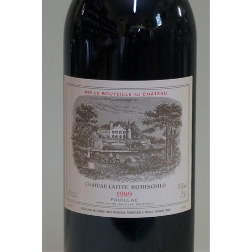 132 - A 75cl bottle of Chateau Lafite Rothschild, 1989, Pauillac.