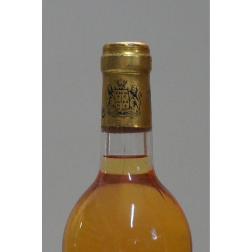 97 - A 75cl bottle of Chateau Suduiraut, 1996, Sauternes, in pine box.