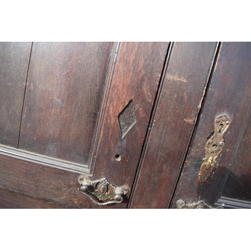 1069 - An 18th century linen press, 138cm wide x 53cm deep x 196cm high.Collection of this lot is strictly ... 