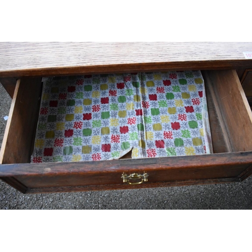 1071 - An old oak sideboard, 122cm wide x 51cm deep x 81cm high.Collection of this lot is strictly by appoi... 