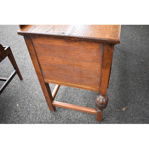 1071 - An old oak sideboard, 122cm wide x 51cm deep x 81cm high.Collection of this lot is strictly by appoi... 