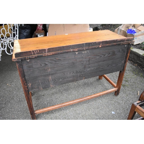 1071 - An old oak sideboard, 122cm wide x 51cm deep x 81cm high.Collection of this lot is strictly by appoi... 