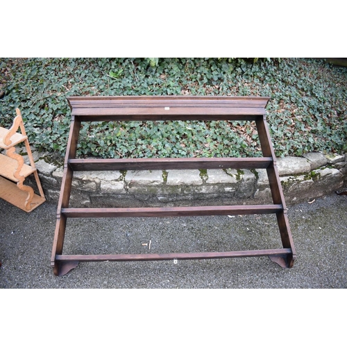 1087 - An old oak dresser rack, 149cm wide x 117 high.Collection of this lot is strictly by appointment on ... 