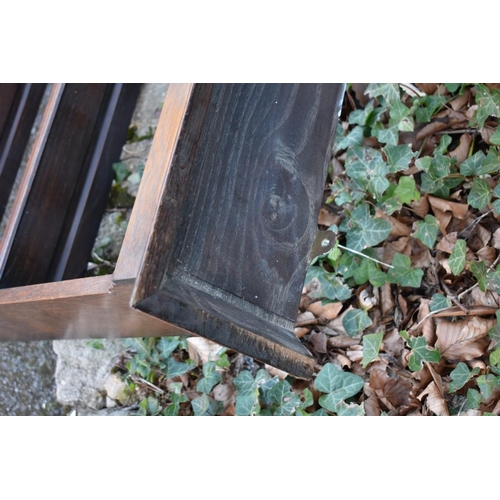 1087 - An old oak dresser rack, 149cm wide x 117 high.Collection of this lot is strictly by appointment on ... 