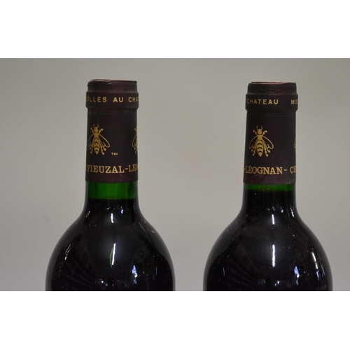 517 - Two 75cl bottles of Chateau de Fieuzal, 1986, Pessac-Leognan. (2)