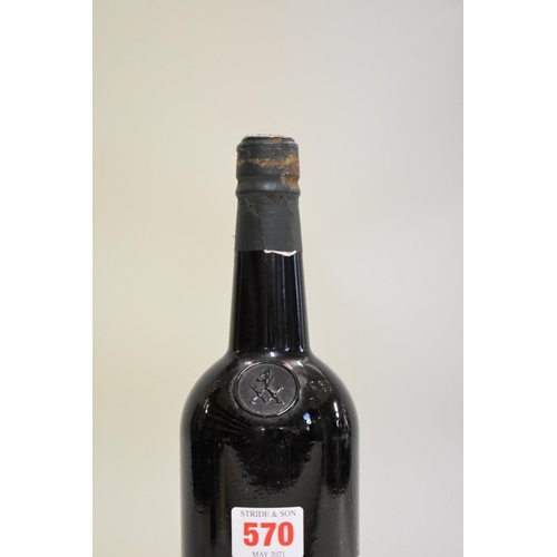 570 - A bottle of Taylor's Quinta de Vargellas 1986 vintage port. 