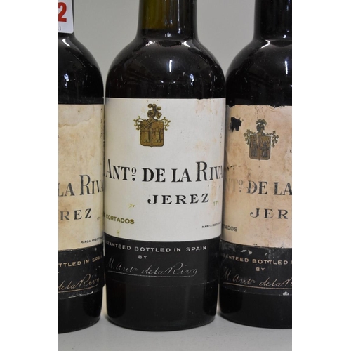 592 - Three half bottles of Tres Cortados Sherry, Antonio de la Riva, 1940s bottling. (3)... 