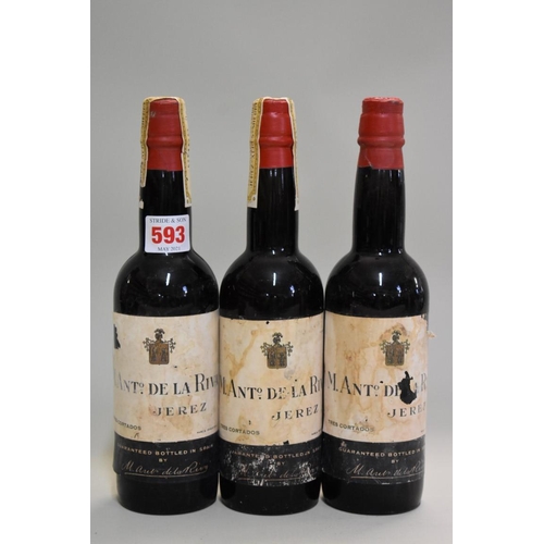 593 - Three half bottles of Tres Cortados Sherry, Antonio de la Riva, 1940s bottling. (3)... 