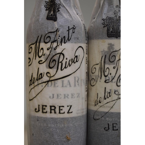 600 - Three half bottles of Oloroso Viejisimo Sherry, Antonio de la Riva, 1940s bottling. (3)... 