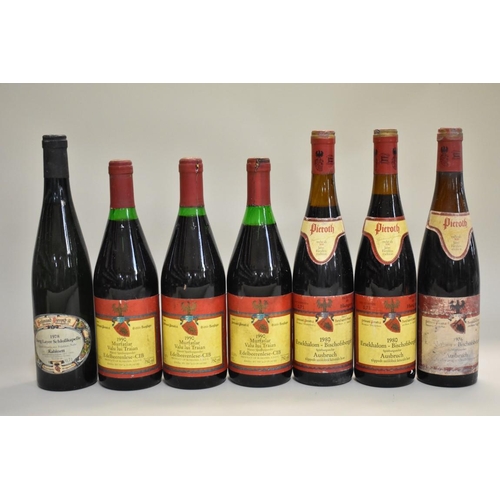 622 - Seven various bottles of Continental wine. (7)