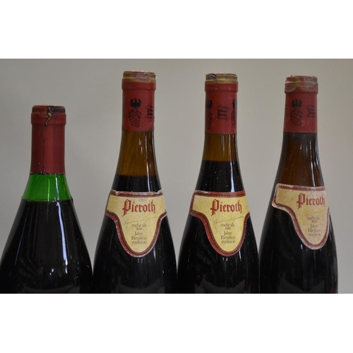 622 - Seven various bottles of Continental wine. (7)