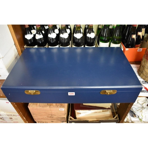 626 - A 'Grand Vin de Bordeaux' wine box, for six magnums, 68cm wide. 