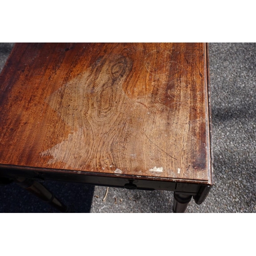 1004 - A 19th century mahogany pembroke table, 70cm high x 79cm wide. 